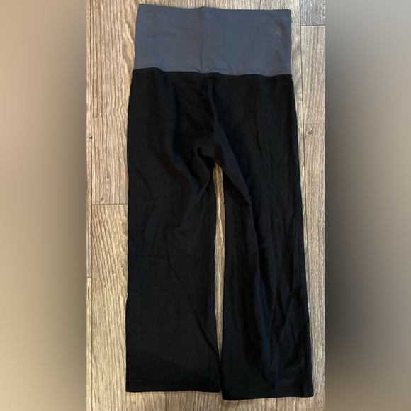 Gap Fit Gflex Capri Legging Workout Pants Women's size Small - Picture 2 of 3